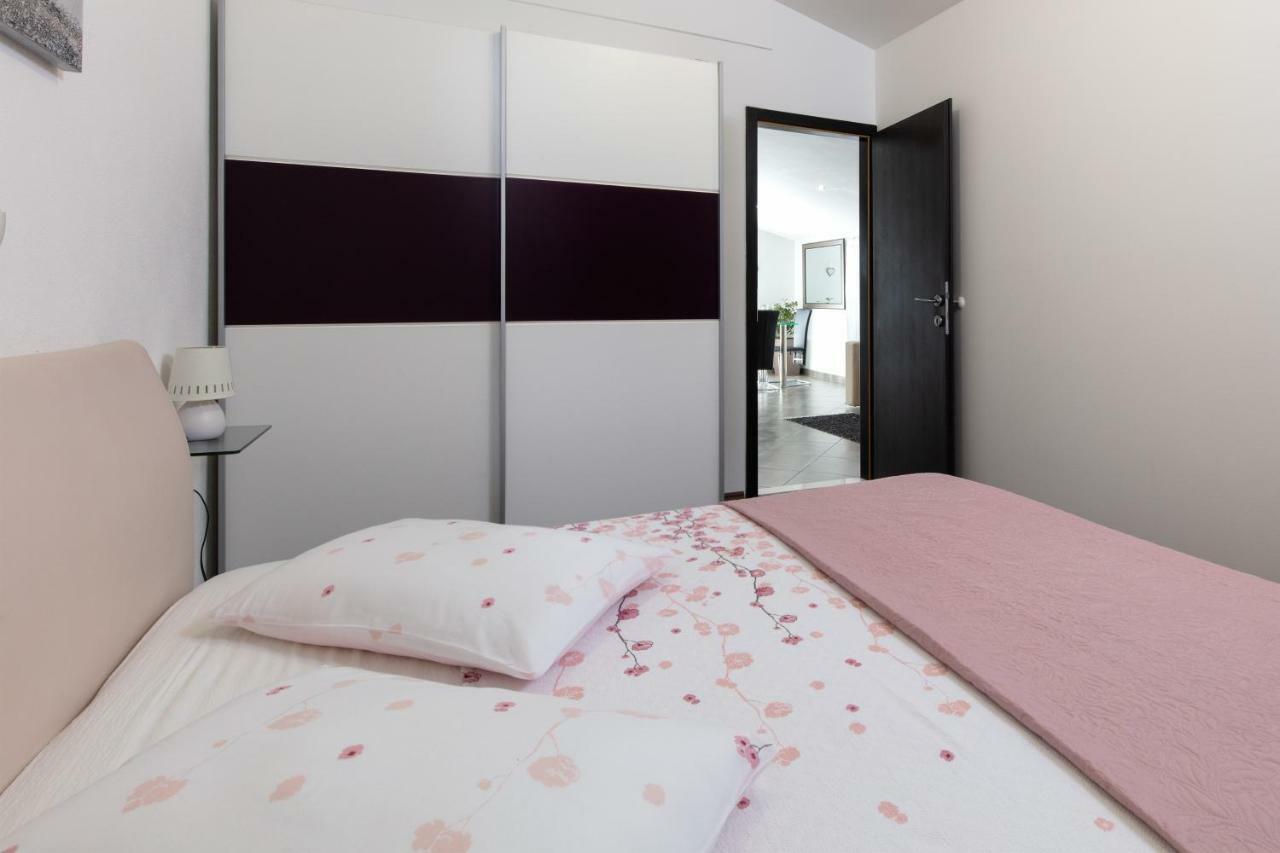 Apartments Bubalo Omis Exterior photo